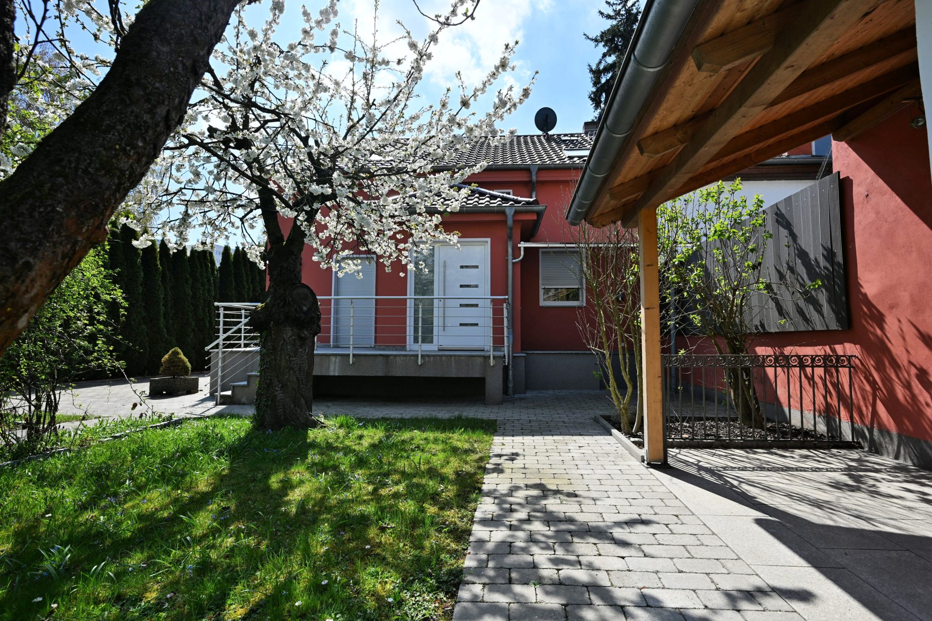 Einfamilienhaus in Berlin-Alt-Hohenschönhausen — Außenansicht